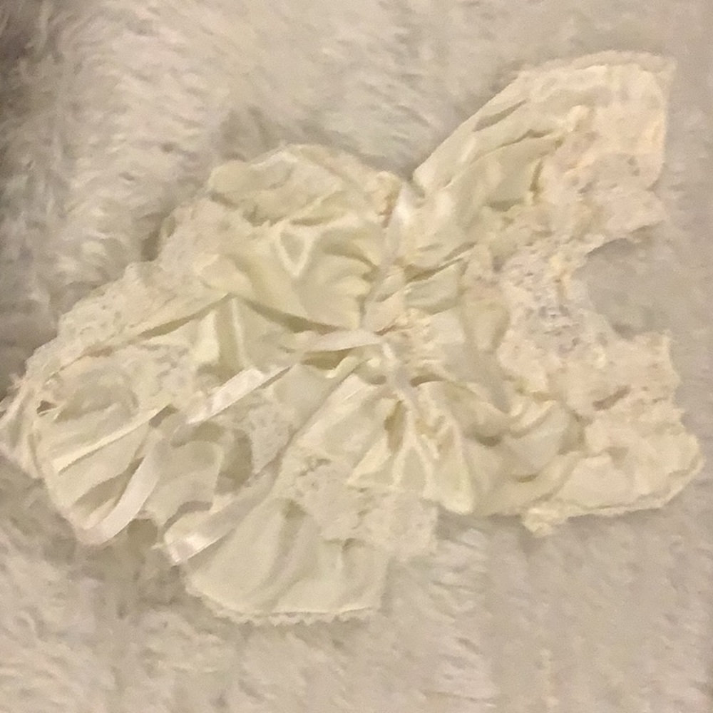 Lingerie 1 grown ,i pink 1 cream